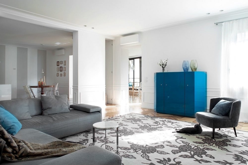 ambiente-bianco-pantone-2026-e-legno-naturale