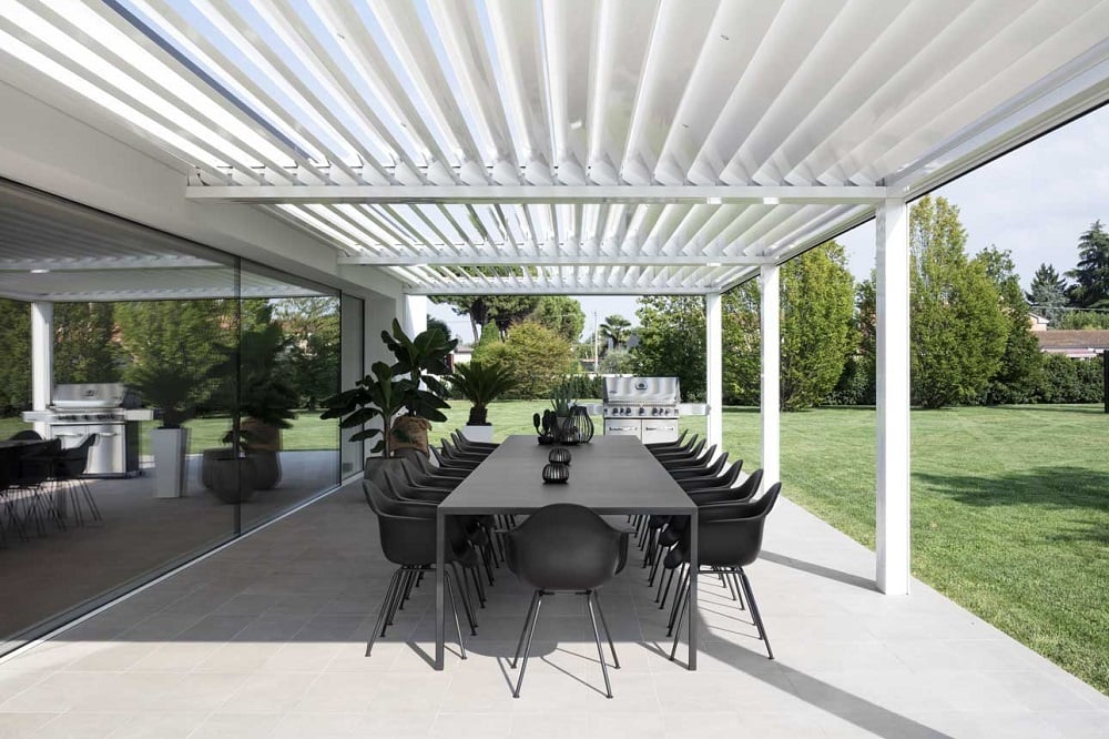 villa-minimal-progetto-outdoor-pergola-bianca