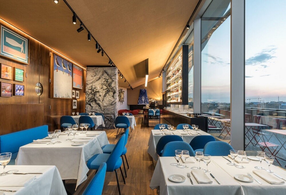 ristorante-torre-fondazione-prada-opere-lucio-fontana