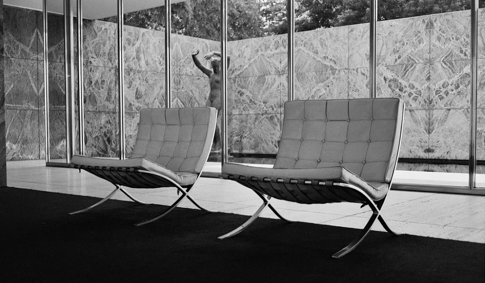 mudei-di-design-icone-arredo-barcelona-chair